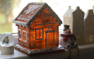 Light-Up Gingerbread House