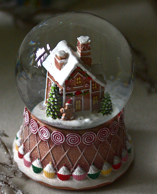 Festive Treats Gingerbread Snow Globe