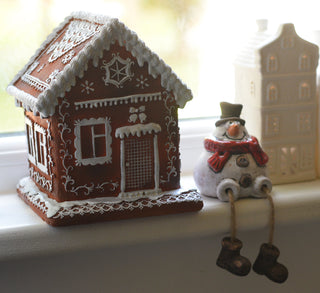 Light-Up Gingerbread House