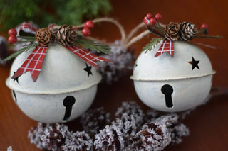 Set of two vintage-style metal Christmas  bells