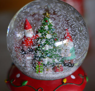 Two merry dwarfs snow globe