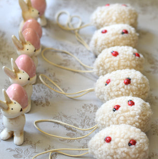 Textured Easter Egg Set of 2 with Ladybirds – Hanging Spring Decoration