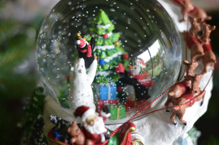 Musical Santa Flying Sleigh Snow globe
