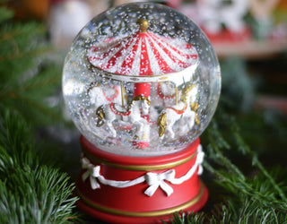 Musical Merry Go Round Snow globe