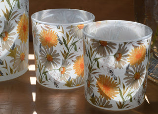 White and yellow daisies candle holder