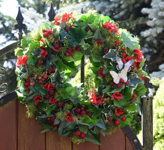 Cottage Summer Wreath with Red Berries & Pelargonium