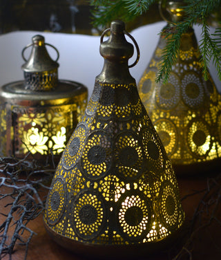 Antique-Style Lantern – Bronze Finish