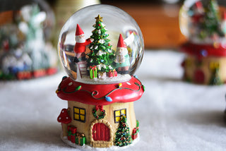 Two merry dwarfs snow globe