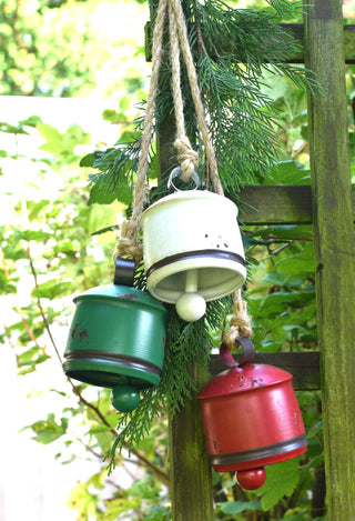 Charming set of 3 rustic bells