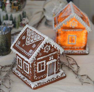 Light-Up Gingerbread House