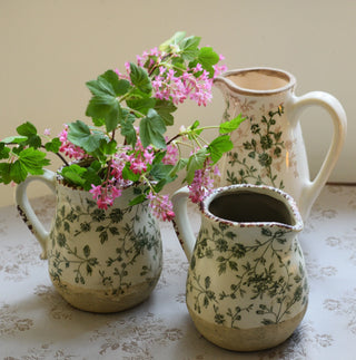 Vintage-look round jug in smaller size