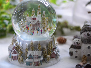 Snowy Townscape Snow globe