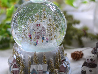 Snowy Townscape Snow globe